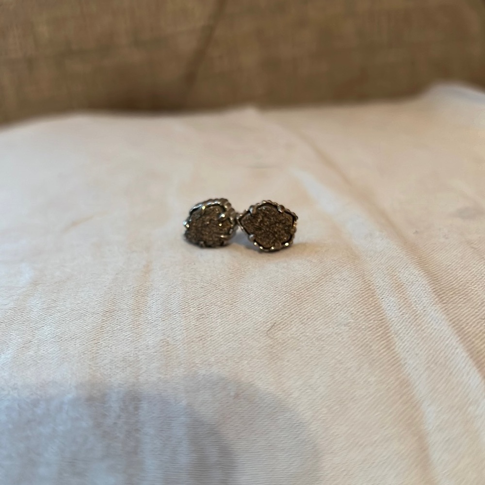 Kendra Scott studs